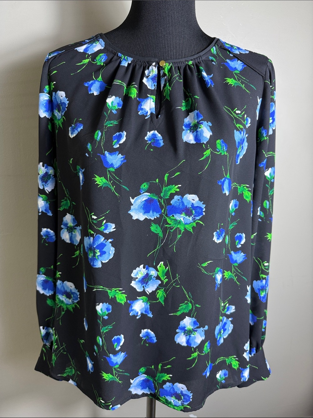 Liz Claiborne Black Floral Long-Sleeve Women's Blouse with Blue Flowers Sz M